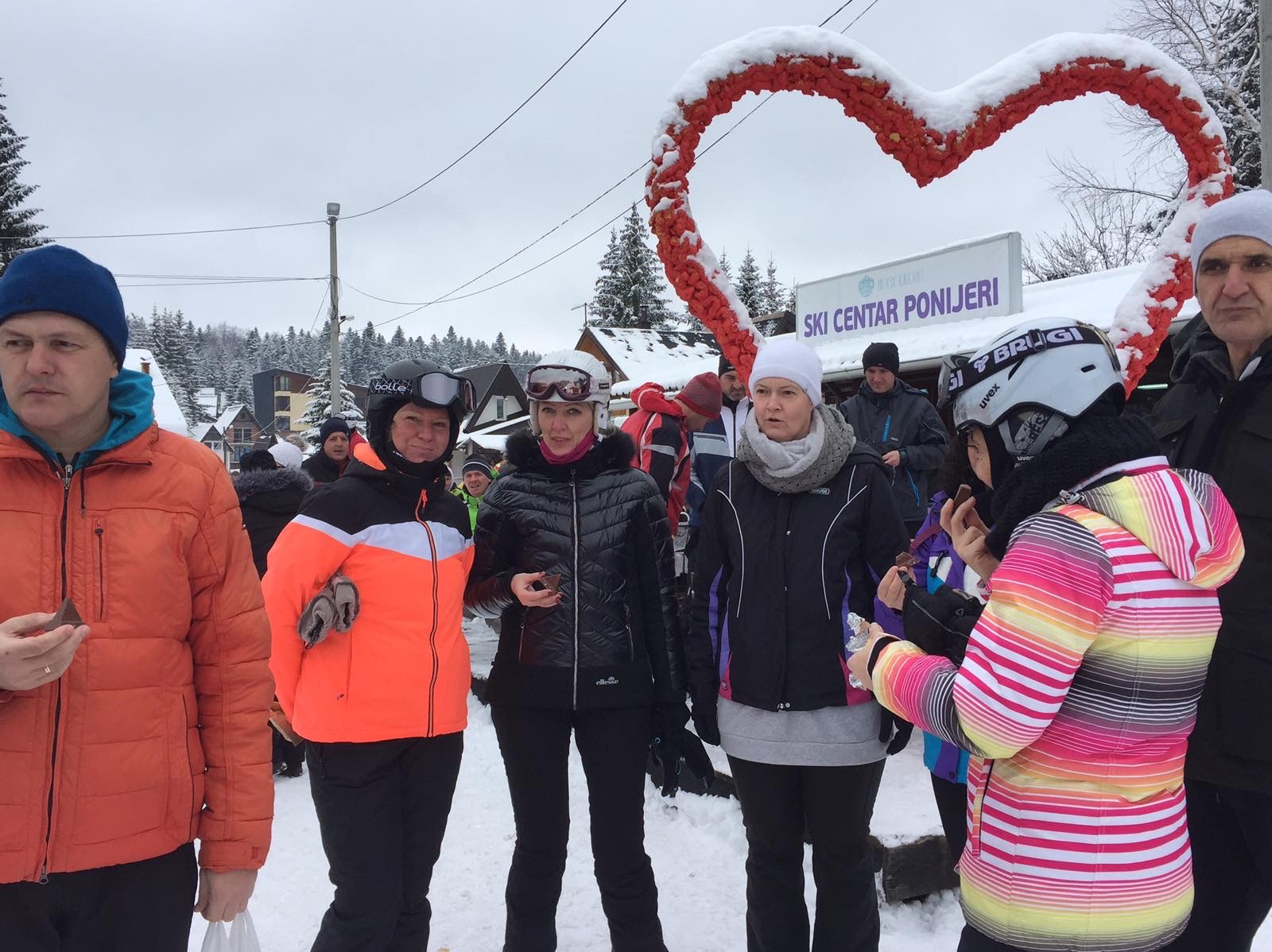 Na Ponijerima zvanično počela sezona skijanja